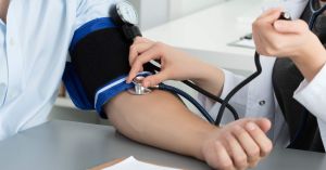 Cosa fare se la pressione è alta? Come abbassare l’ipertensione improvvisa?