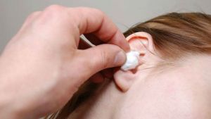 Come togliere il cerume dalle orecchie? E a cosa serve?