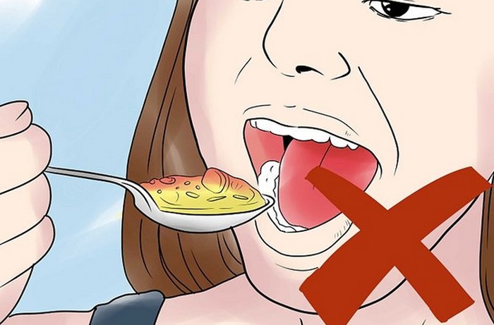 5 alimenti che non andrebbero mangiati crudi