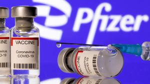 Covid-19, Pfizer chiederà autorizzazione per quarta dose del vaccino