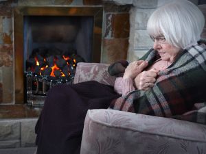 Perché gli anziani sentono più freddo? A cosa è dovuto?