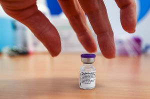 Covid-19, al via la quinta dose di vaccino: chi può riceverla