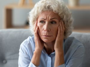 Cosa mangiare per prevenire la demenza, i cibi raccomandati