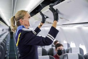 Stop all’obbligo delle mascherine in aereo, c’è la data