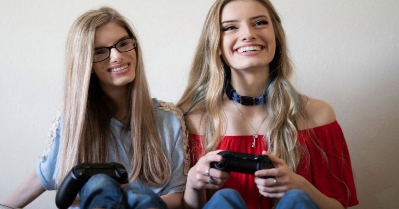 due gemelle per un papa