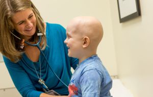 Cancro al cervello nei bambini, virus modificato può allungare la vita