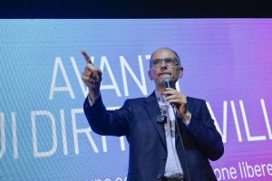 Letta, “Basta finti stage, il primo lavoro dei giovani sia ben pagato”