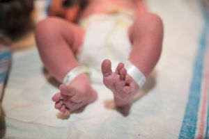 Neonata muore in ospedale, la mamma: “Torno a casa con una bara”