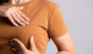 Cancro al seno: i campanelli d’allarme e i fattori di rischio