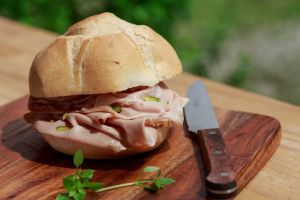 Listeriosi, mortadella ritirata dai supermercati: quale NON va consumata