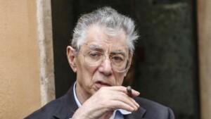 Umberto Bossi in ospedale: come sta e cos’ha avuto