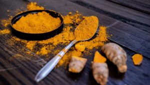 Cosa capita al nostro corpo con un cucchiaino di curcuma al giorno