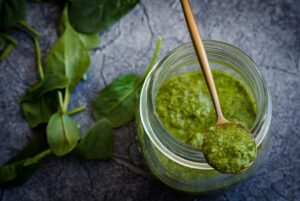 Pesto genovese a rischio salmonella, quale NON devi assolutamente mangiare