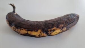 Banane troppo mature? Ecco perché non devi buttarle