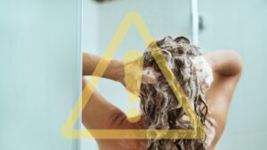 Quante volte a settimana lavi i capelli? Forse stai esagerando