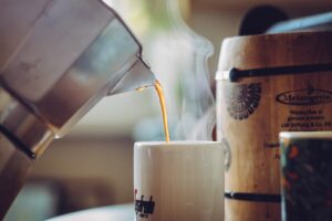 Quanti caffè possiamo bere al giorno? Scopri la quantità giusta