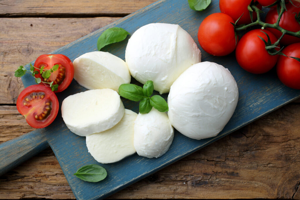 Mozzarella senza lattosio: fa male alla salute?