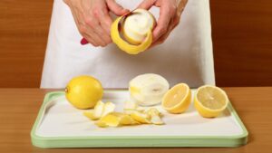Buccia di limone: non buttarla! Non hai idea di come puoi usarla