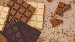 Cioccolato fondente o al latte: quale dei due è più salutare? Svelata l’incredibile verità