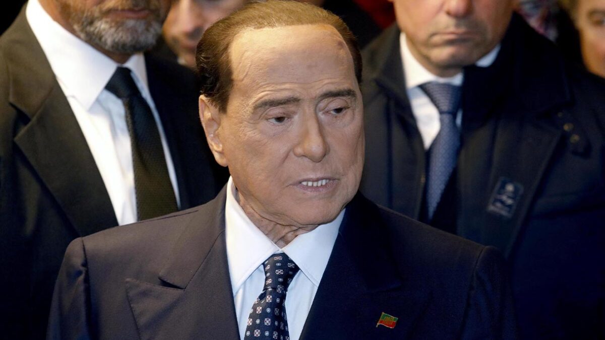 Silvio Berlusconi in ospedale: svelata la causa