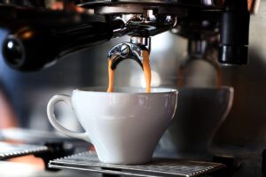 Gli effetti del caffè mattutino non sono (solo) dovuti alla caffeina: la scoperta della Scienza