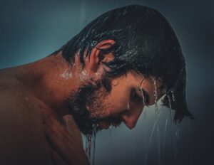 Cosa succede se non ti asciughi bene i capelli dopo lo shampoo?