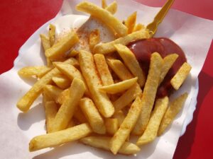 Cosa puoi rischiare se mangi spesso le patatine fritte