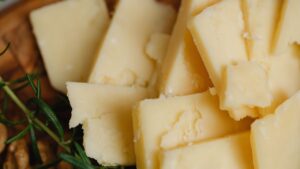 Ma è vero che mangiare il formaggio fa venire gli incubi?