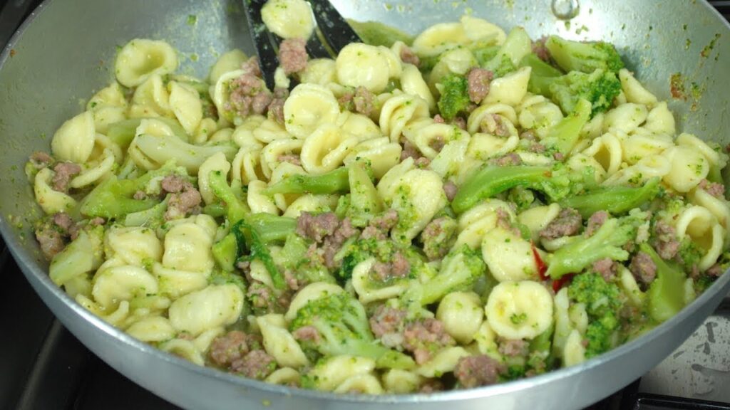 Orecchiette broccoli e salsiccia: la ricetta perfetta