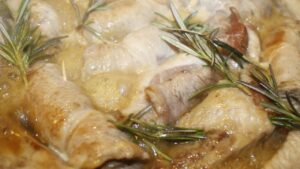Cima alla genovese: un piatto di carne farcito con verdure e lessato. Tipico della cucina ligure