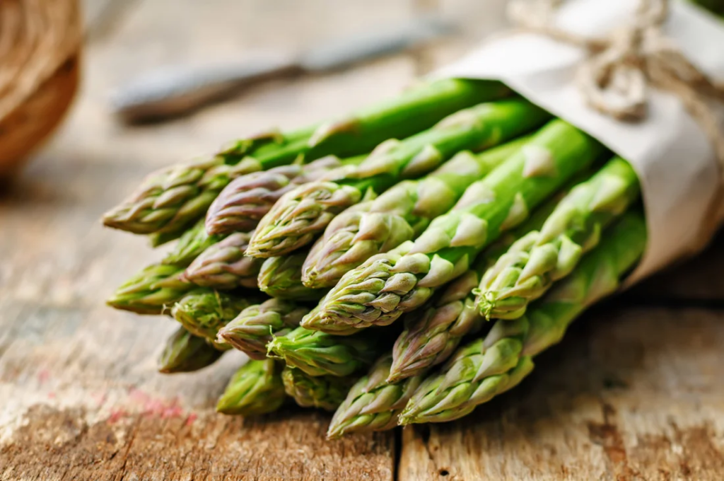 Cosa succede al tuo corpo se mangi asparagi ogni giorno