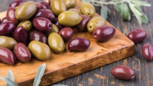 Quali sono le differenze tra le olive nere e quelle verdi? La curiosità