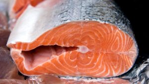 Salmone: conosci le differenze tra selvaggio e allevato? Ecco il migliore