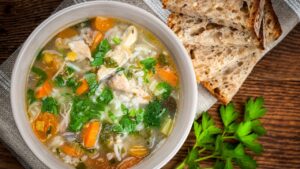 Maritata alla napoletana: una buonissima zuppa di verdure e carne tipica del Sud Italia