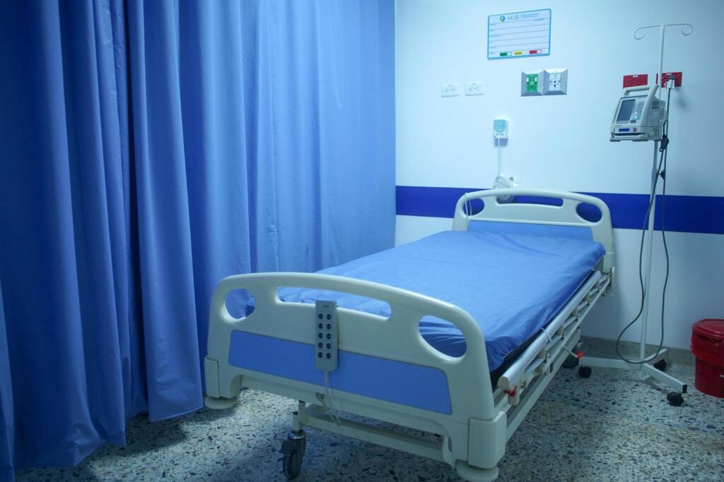 Donna muore per colpo di calore in ospedale: non c’era ghiaccio per la terapia
