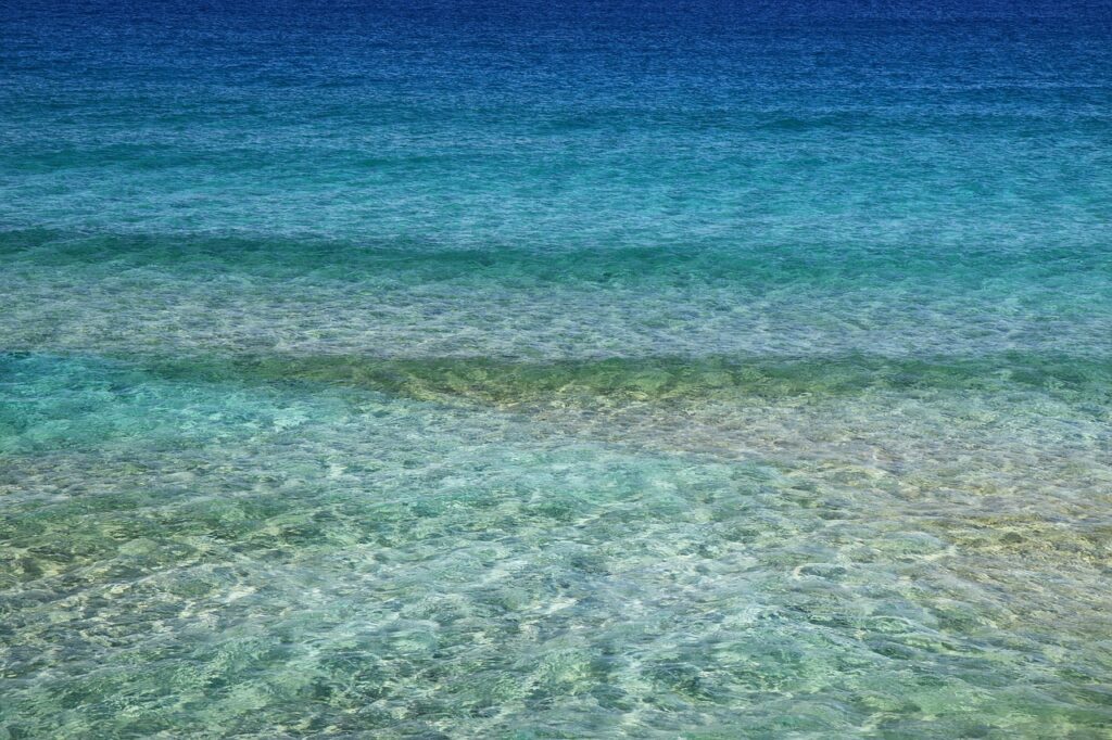 L’acqua di mare disinfetta? La verità su un mito comune