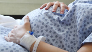 Parto cesareo d’emergenza salva madre e bimba a 29 settimane