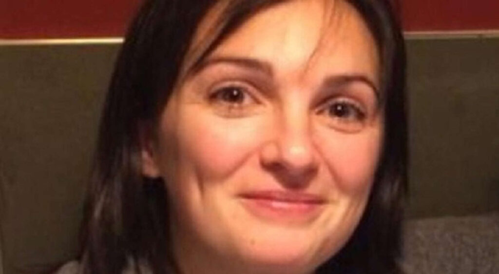 Elisa Tomasi aveva solo 44 anni: una neoplasia non le ha lasciato scampo