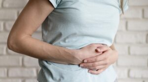 Hai il Colon Irritabile? Scopri le 3 Abitudini che Possono Aiutarti
