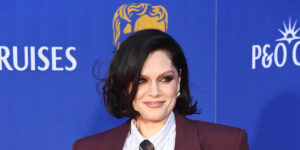 Jessie J annuncia di avere un cancro al seno: “La diagnosi precoce mi ha salvata”