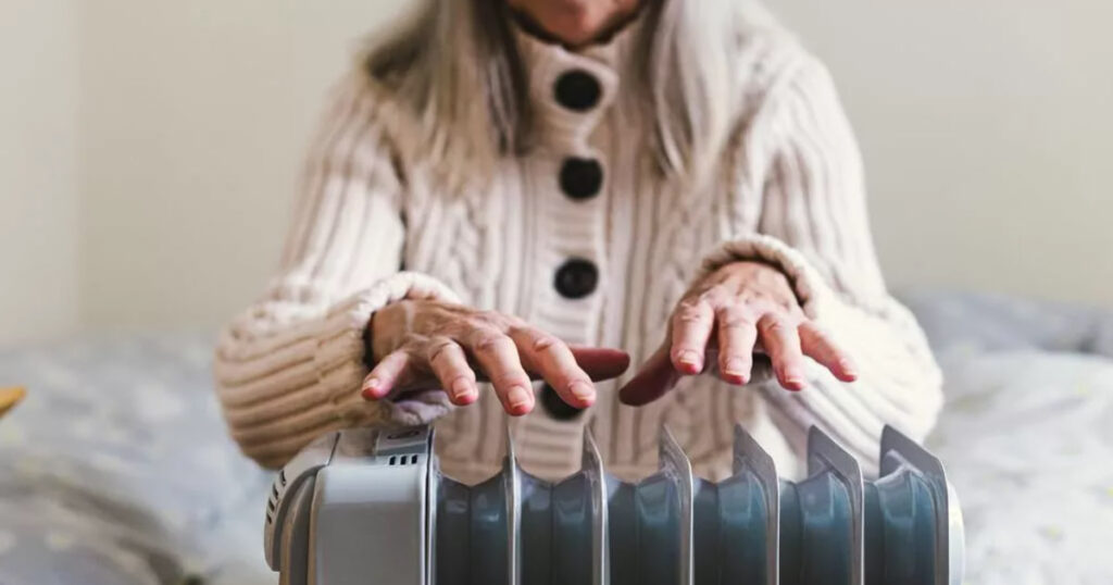 Mani fredde anche al caldo: il segnale che il cuore lancia in silenzio