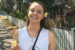 Muore dopo il parto l’influencer Stacey Hatfield: il dolore del marito