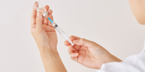 Vaccini a mRNA e cancro: i pazienti vivono di più