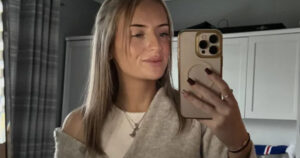 “Sudavo tre litri al giorno”: la malattia invisibile che ha cambiato la vita di Darcie