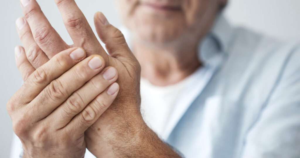 Pressione alta e dolore cronico: scoperto un legame preoccupante