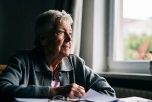 Demenza o normale invecchiamento? I segnali da riconoscere prima che sia tardi