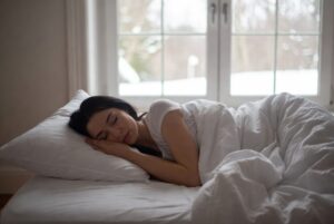Perché dormire poco ci fa ammalare di più in inverno