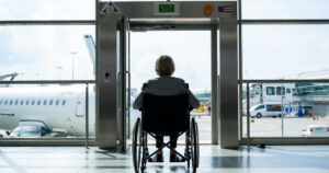 Sedia a rotelle in aereo: cosa sapere prima di partire