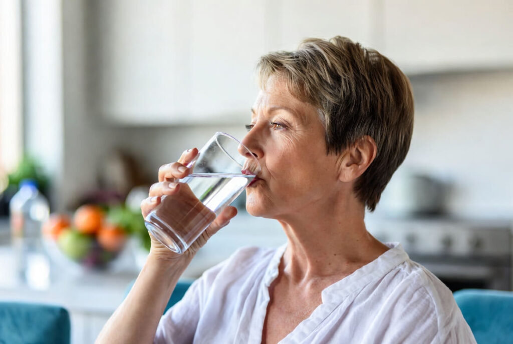 Glicemia alta: perché bere acqua può aiutare davvero (e come)