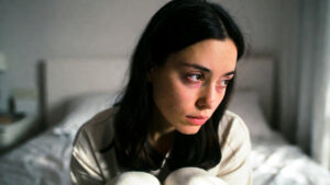 Tiroide pigra: 7 sintomi dell’ipotiroidismo che si confondono con la stanchezza